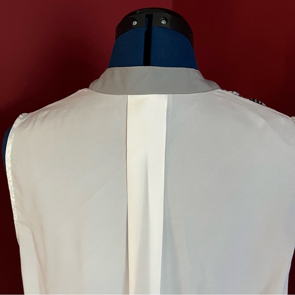 Neiman Marcus Snakeskin Print Top - Picture 10 of 12